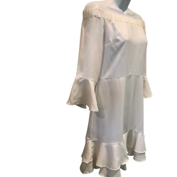 ROMEO + JULIET COUTURE CREAM RUFFLE OFF THE SHOULDER DRESS M NWT - Picture 5 of 7